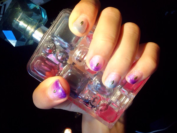 28101215-gel nails