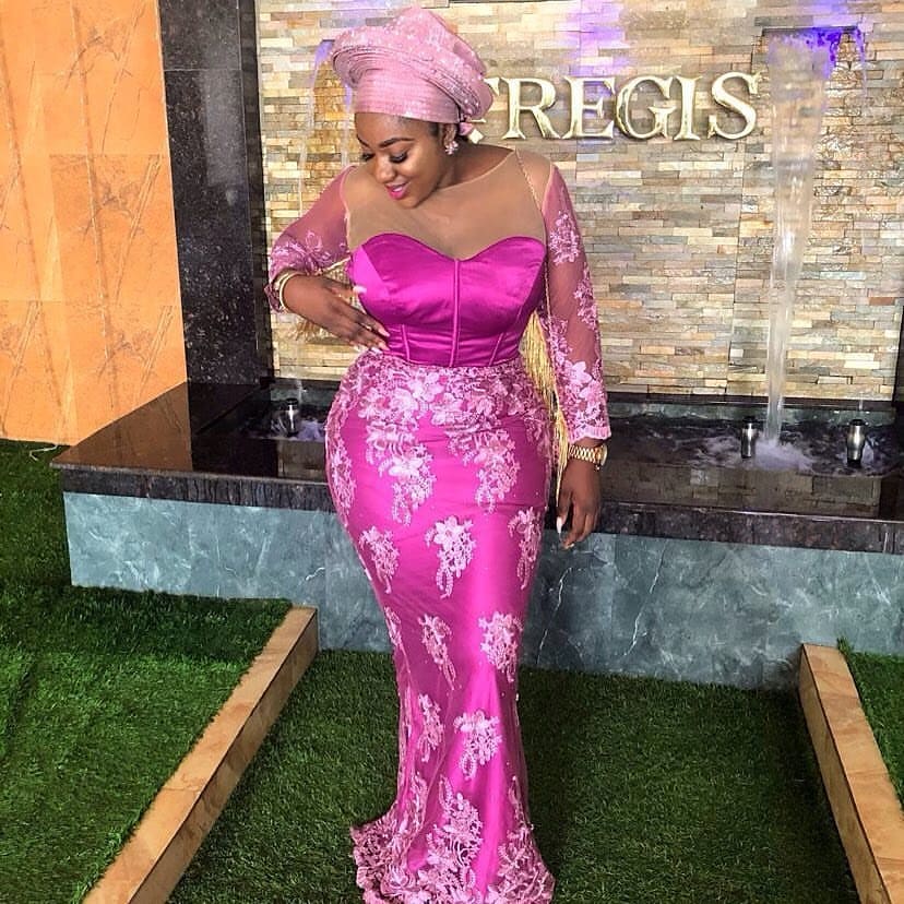 Latest Aso Ebi styles 2020: Recent Designs for Ladies